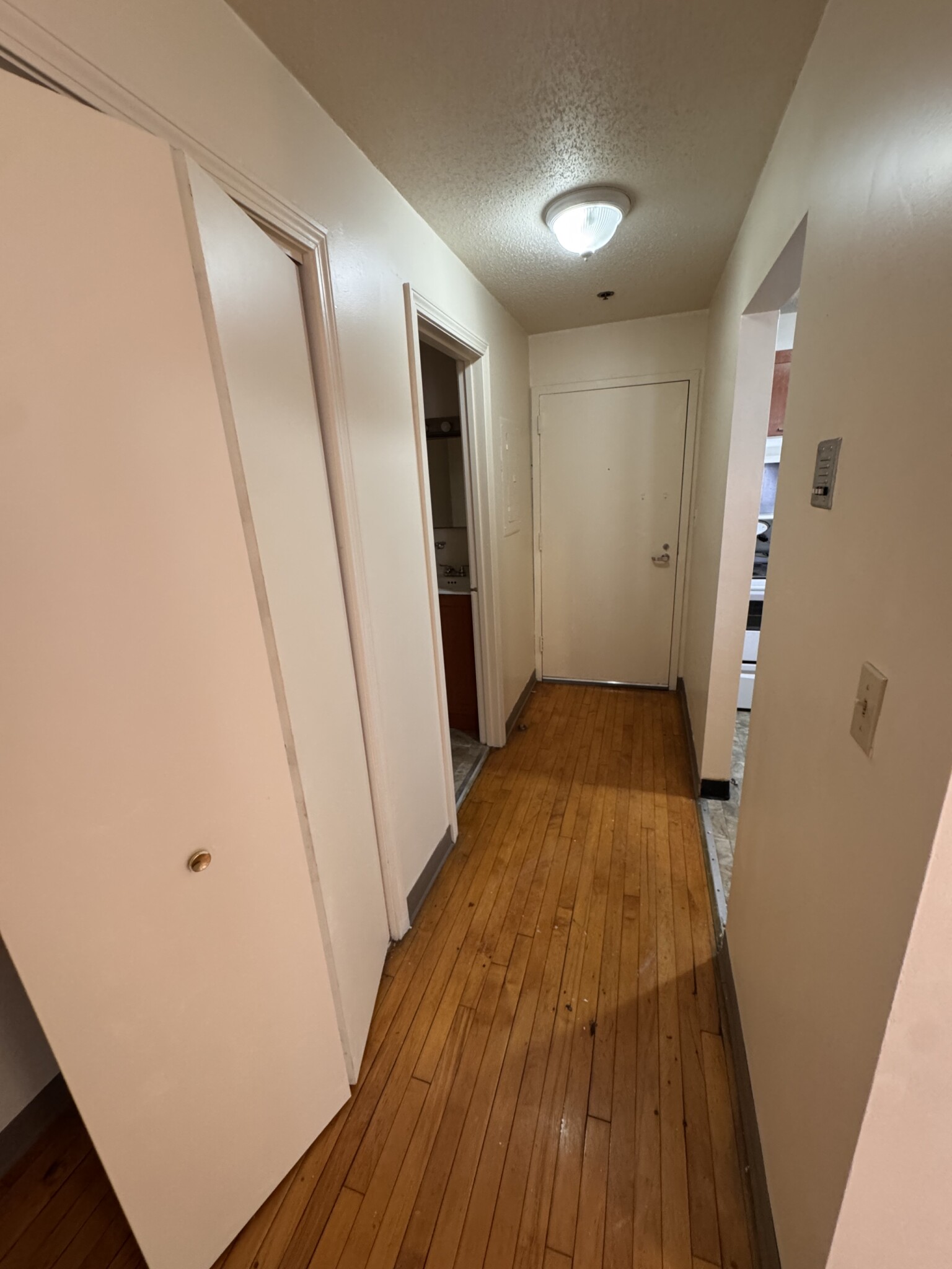 3 bed, 1.5 bath apartment for rent at 65 Harrison Ave Unit 1104, Chinatown — photo 4 of 14