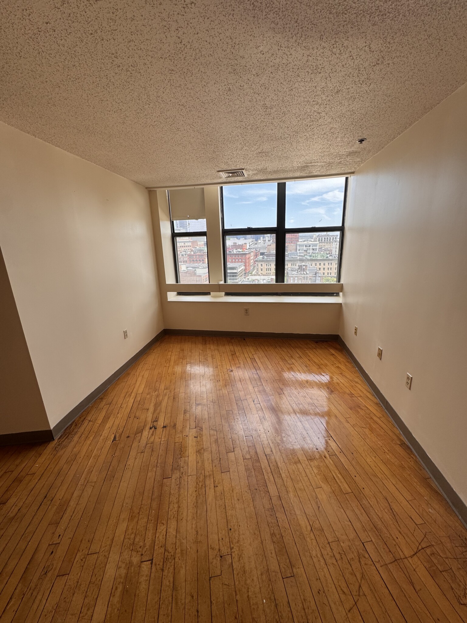 3 bed, 1.5 bath apartment for rent at 65 Harrison Ave Unit 1104, Chinatown — photo 5 of 14