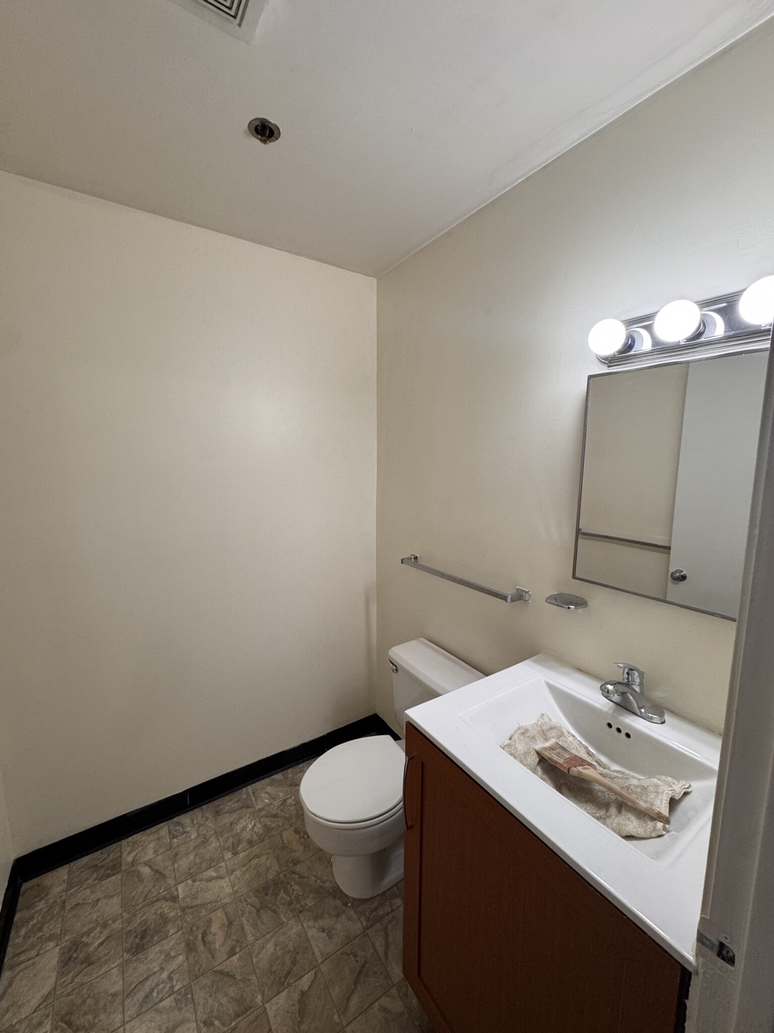 3 bed, 1.5 bath apartment for rent at 65 Harrison Ave Unit 804, Chinatown — photo 4 of 15