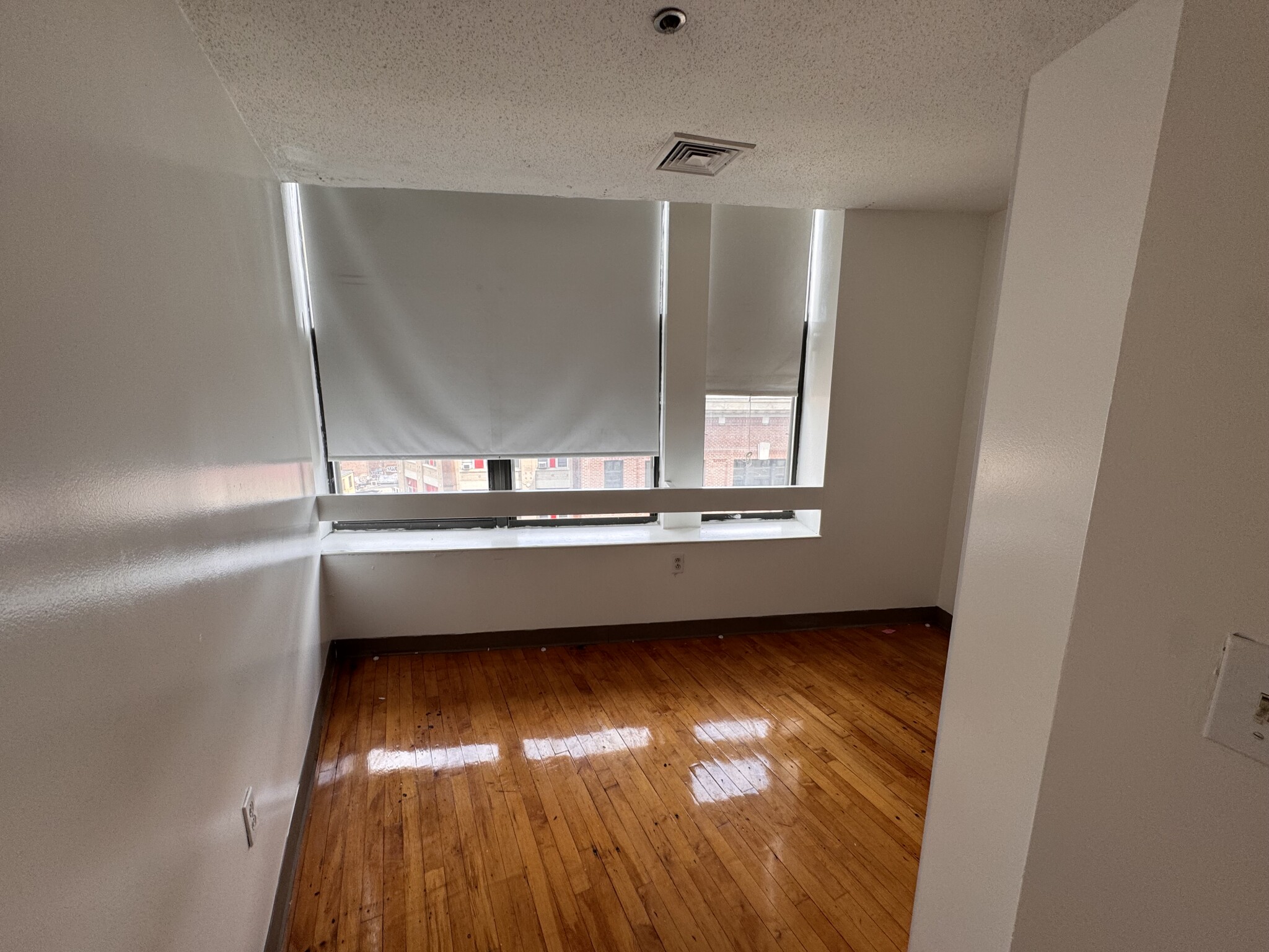 3 bed, 1.5 bath apartment for rent at 65 Harrison Ave Unit 804, Chinatown — photo 13 of 15