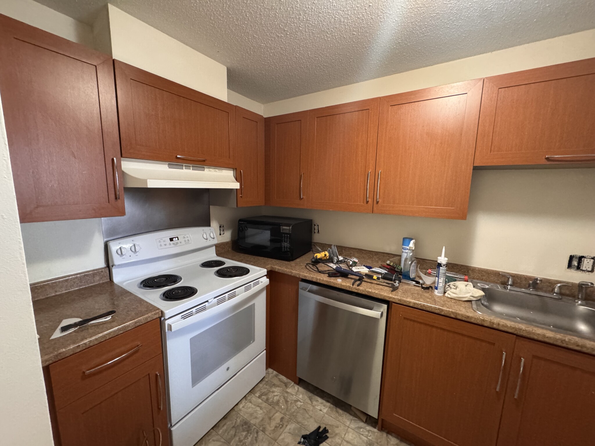 3 bed, 1.5 bath apartment for rent at 65 Harrison Ave Unit 804, Chinatown — photo 2 of 15