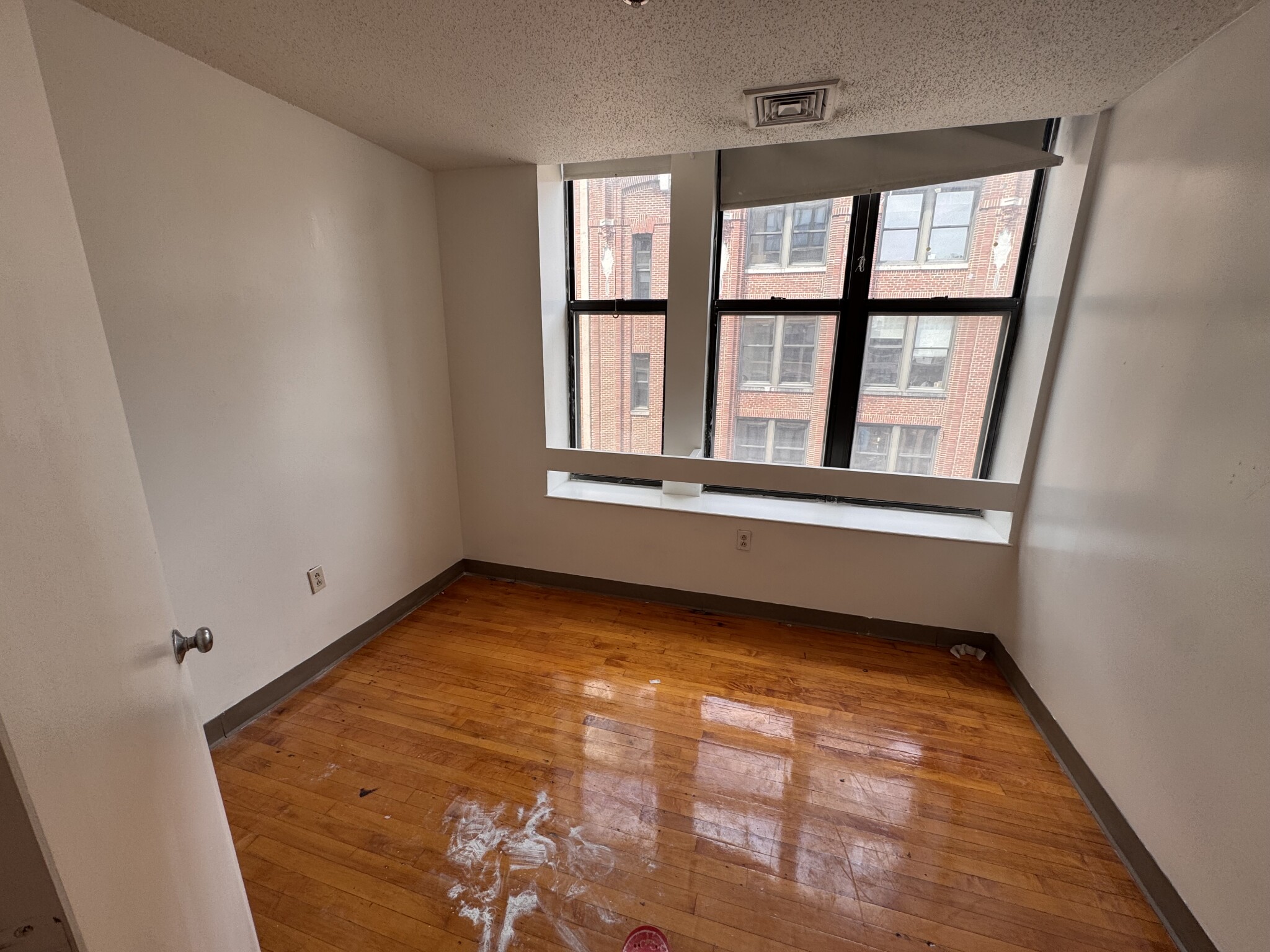 3 bed, 1.5 bath apartment for rent at 65 Harrison Ave Unit 804, Chinatown — photo 10 of 15