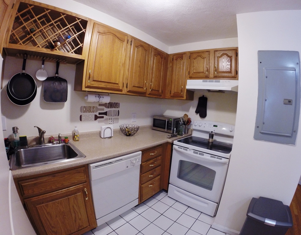 2 bed, 1 bath apartment for rent at 65 Hemenway St Unit 8, Fenway — photo 3 of 6