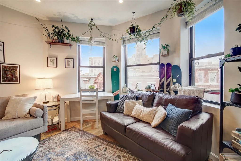 2 bed, 1 bath apartment for rent at 65 Hemenway St Unit 9, Fenway — photo 4 of 10