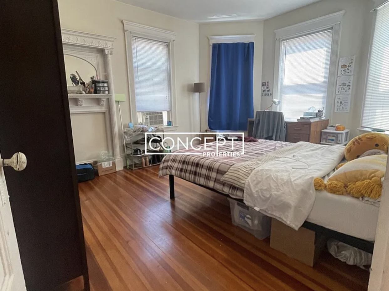 4 bed, 1 bath apartment for rent at 65 Hillside St Unit 3, Mission Hill — photo 2 of 8