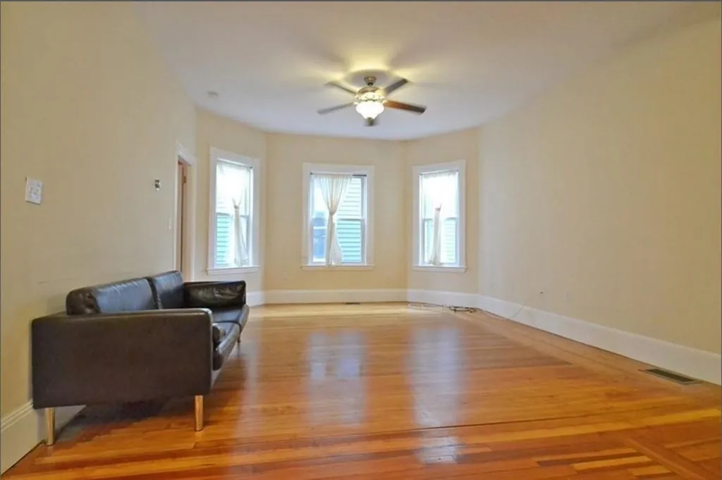2 bed, 1 bath apartment for rent at 65 Hudson St Unit 1, Powder House Square — photo 4 of 10