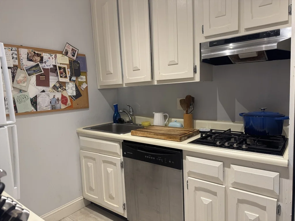 1 bed, 1 bath apartment for rent at 65 India Row Unit 31A, Boston Downtown — photo 4 of 10
