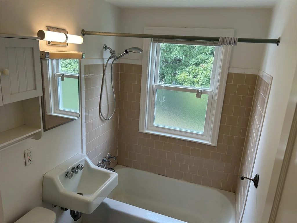 2 bed, 1 bath apartment for rent at 65 Keystone St Unit 2, West Roxbury — photo 17 of 24