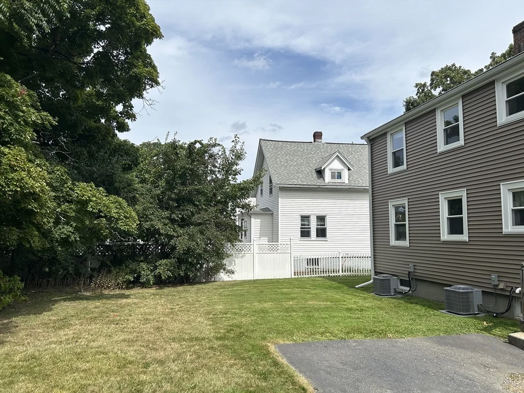 2 bed, 1 bath apartment for rent at 65 Keystone St Unit 2, West Roxbury — photo 4 of 24