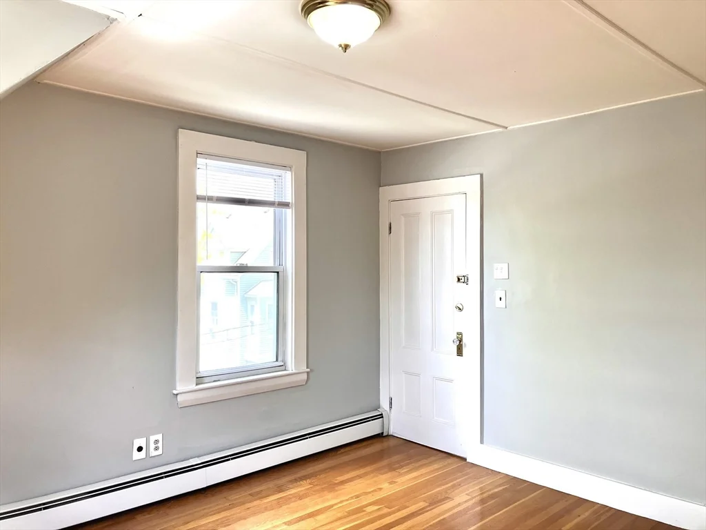 2 bed, 1 bath apartment for rent at 65 Kirtland Unit 3, Lynn — photo 3 of 16