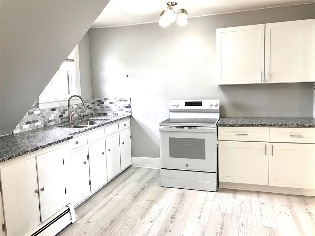 2 bed, 1 bath apartment for rent at 65 Kirtland Unit 3, Lynn — photo 8 of 16