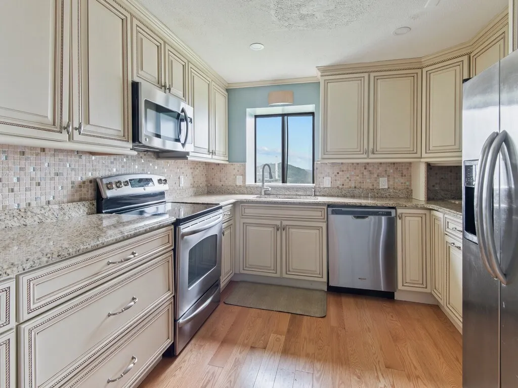 2 bed, 2 bath apartment for rent at 65 Lake Ave Unit 831, Worcester — photo 3 of 36