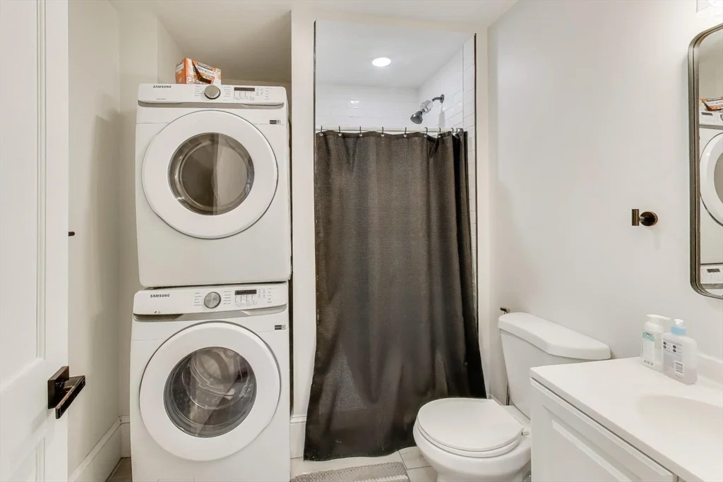 4 bed, 2 bath apartment for rent at 65 Lambert Ave Unit 2, Roxbury — photo 11 of 14