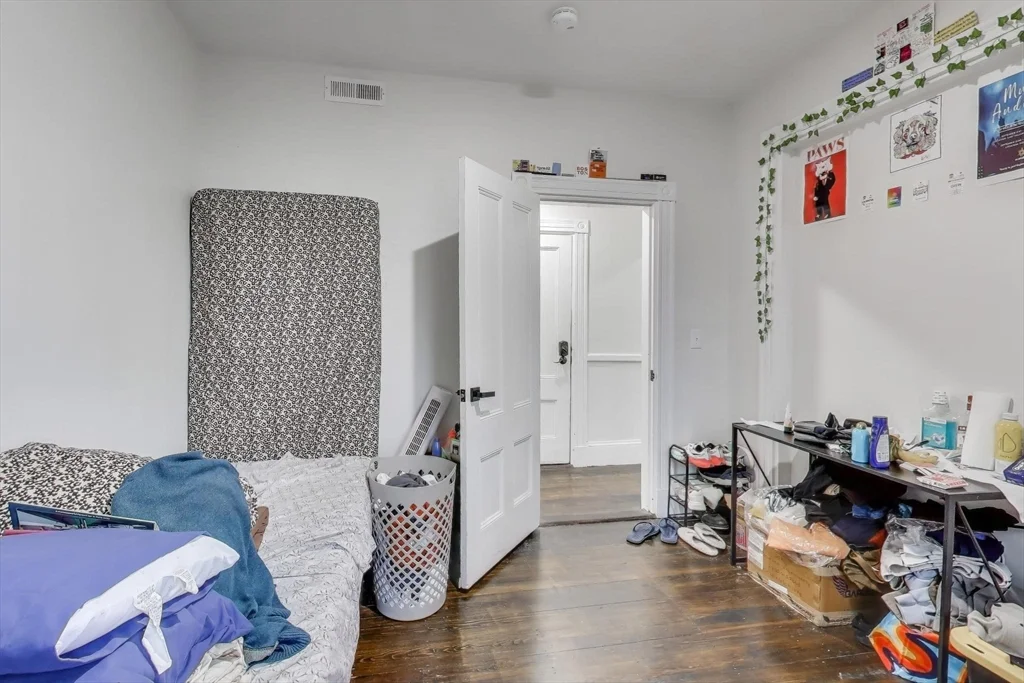 4 bed, 2 bath apartment for rent at 65 Lambert Ave Unit 2, Roxbury — photo 6 of 14