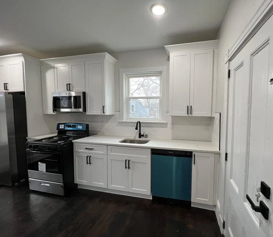 4 bed, 2 bath apartment for rent at 65 Lambert St Unit 3, Boston — photo 3 of 19