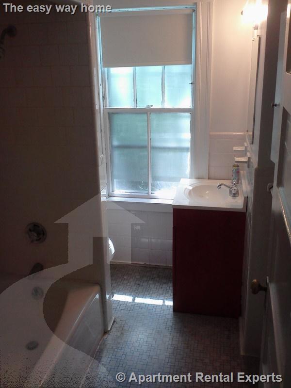 3 bed, 1 bath apartment for rent at 65 Langdon St Unit 1, Harvard Square — photo 4 of 8