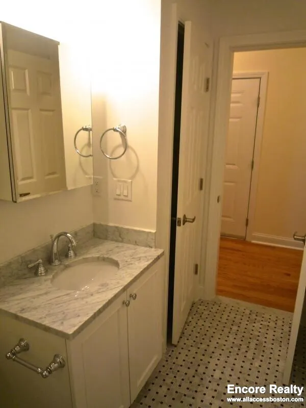 3 bed, 1.5 bath apartment for rent at 65 Langdon St Unit 10, Neighborhood Nine — photo 8 of 19