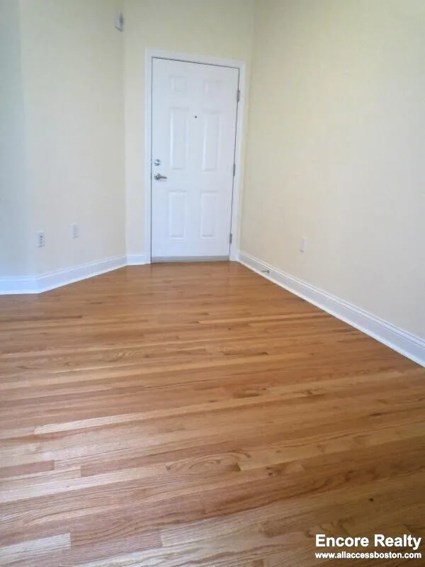3 bed, 1.5 bath apartment for rent at 65 Langdon St Unit 10, Neighborhood Nine — photo 14 of 19