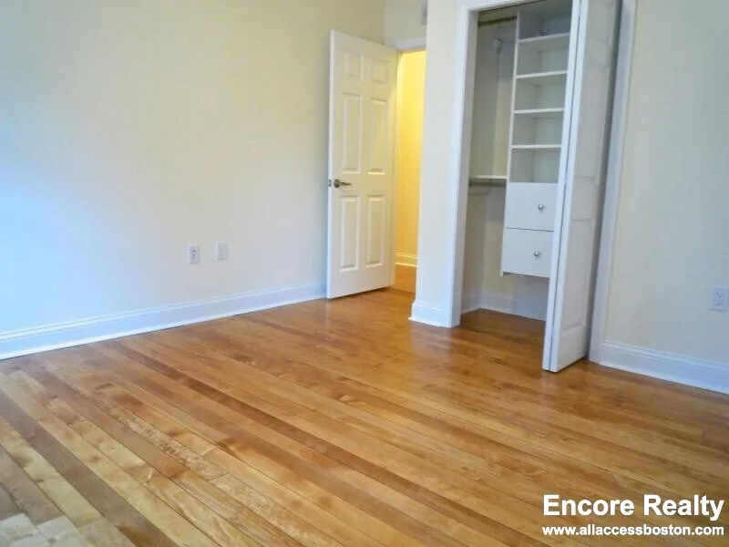 3 bed, 1.5 bath apartment for rent at 65 Langdon St Unit 10, Neighborhood Nine — photo 3 of 19
