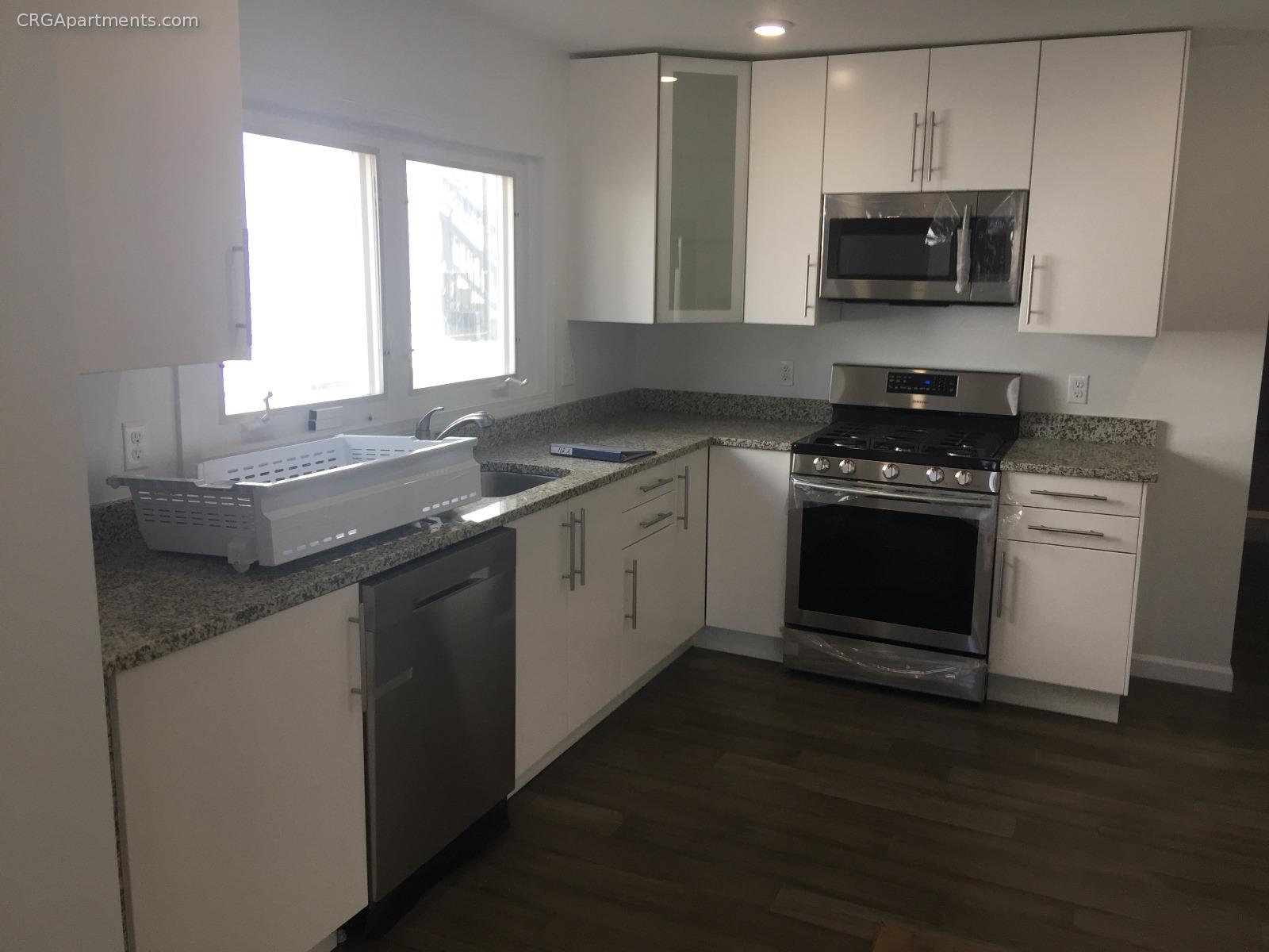 3 bed, 2 bath apartment for rent at 65 Lowell St Unit 1T, Spring Hill — photo 3 of 15
