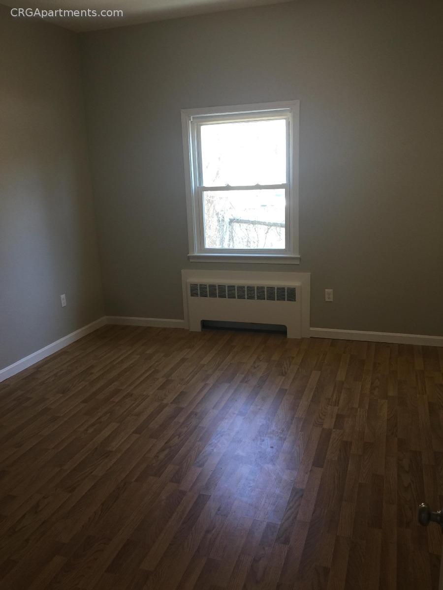 3 bed, 2 bath apartment for rent at 65 Lowell St Unit 1T, Spring Hill — photo 8 of 15