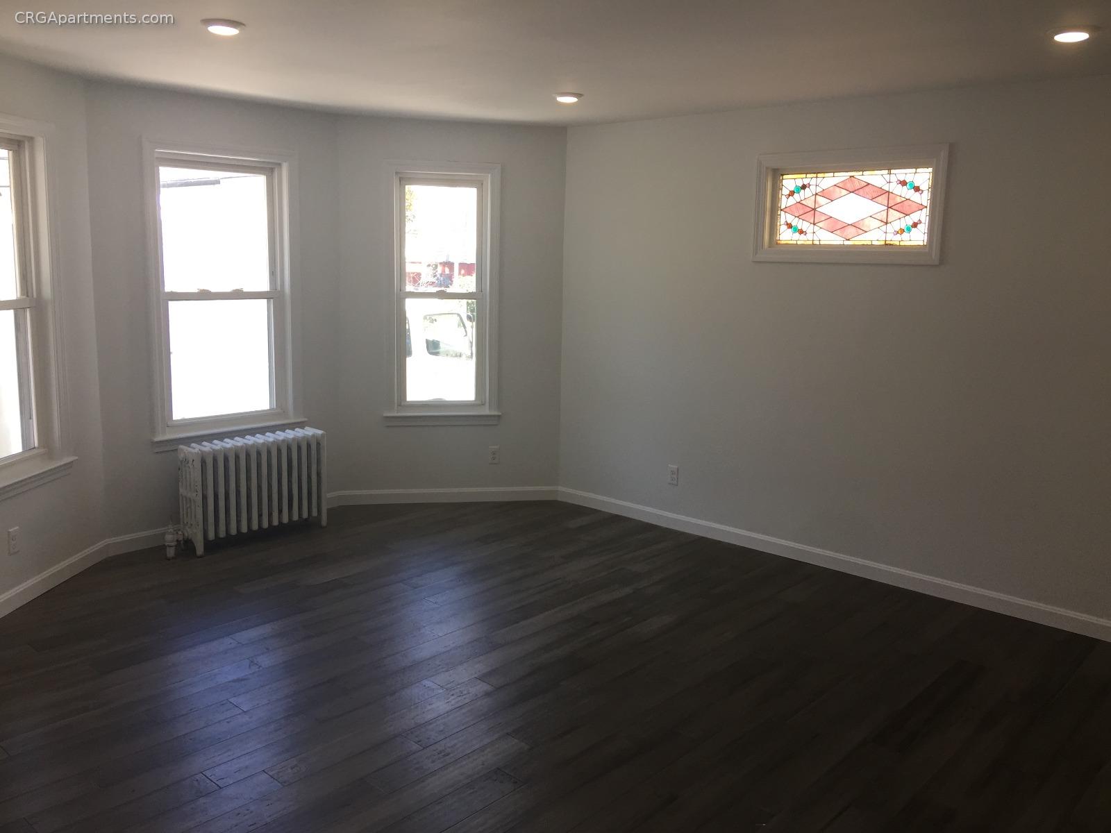 3 bed, 2 bath apartment for rent at 65 Lowell St Unit 1T, Spring Hill — photo 4 of 15