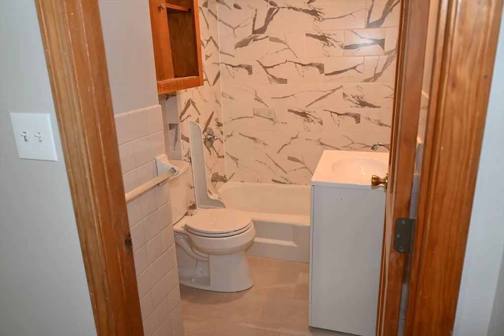 2 bed, 1 bath apartment for rent at 65 Lowell St Unit 2, Methuen — photo 19 of 25