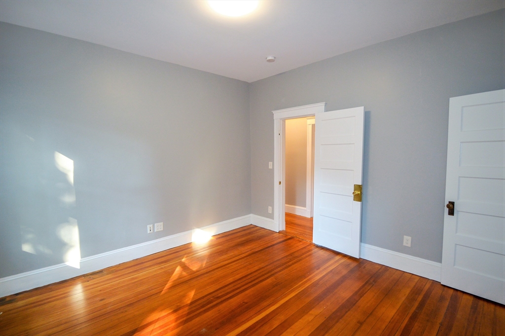 4 bed, 2 bath apartment for rent at 65 Mapleton St Unit 1, Brighton — photo 6 of 20
