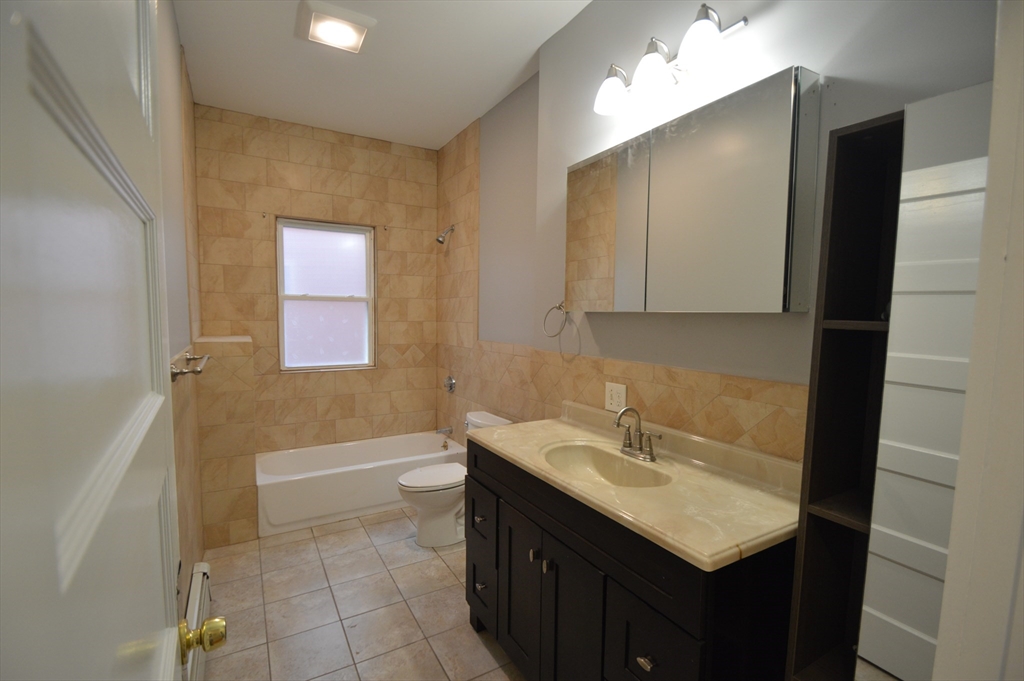 4 bed, 2 bath apartment for rent at 65 Mapleton St Unit 1, Brighton — photo 20 of 20