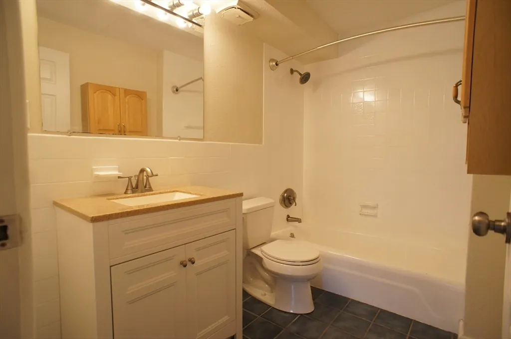 2 bed, 1 bath apartment for rent at 65 Mccormick Terr Unit 6, Stoughton — photo 4 of 12