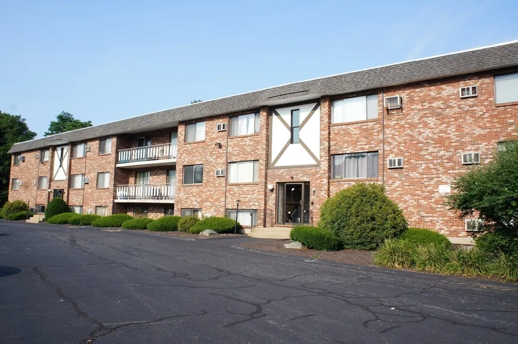 2 bed, 1 bath apartment for rent at 65 Mccormick Terr Unit 6, Stoughton — photo 2 of 12