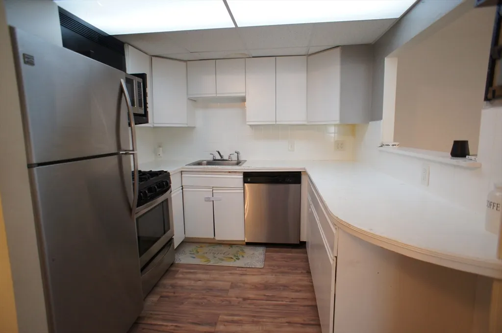 2 bed, 1 bath apartment for rent at 65 Mccormick Terr Unit 6, Stoughton — photo 3 of 12
