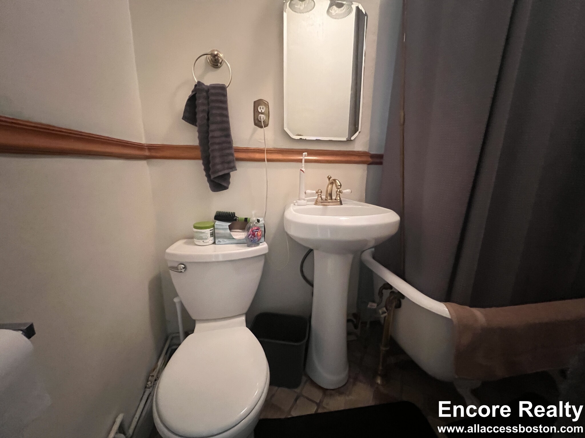 Studio bed, 1 bath apartment for rent at 65 Park Dr Unit 17, Fenway — photo 5 of 7