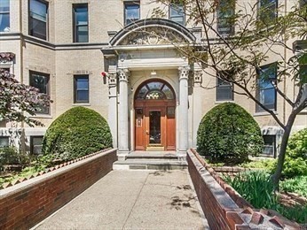Studio bed, 1 bath apartment for rent at 65 Park Dr Unit 20, Fenway — photo 10 of 17
