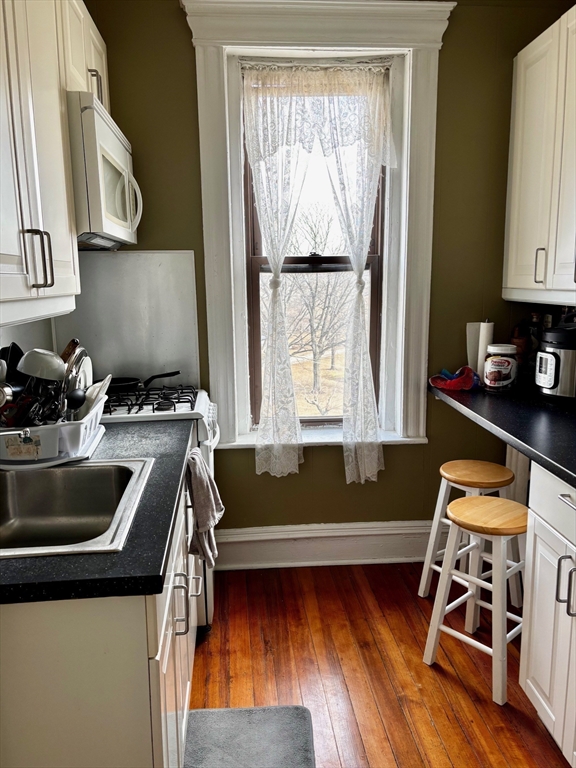 Studio bed, 1 bath apartment for rent at 65 Park Dr Unit 20, Fenway — photo 7 of 17