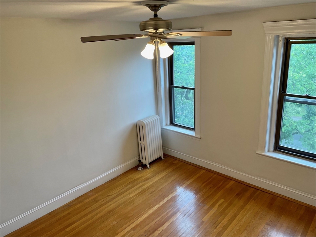 Studio bed, 1 bath apartment for rent at 65 Park Dr Unit 20, Fenway — photo 4 of 17