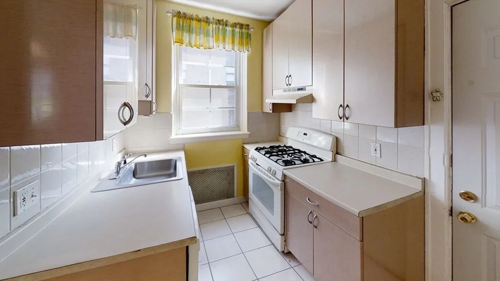 2 bed, 2 bath apartment for rent at 65 Park St Unit 1, Coolidge Corner — photo 11 of 13