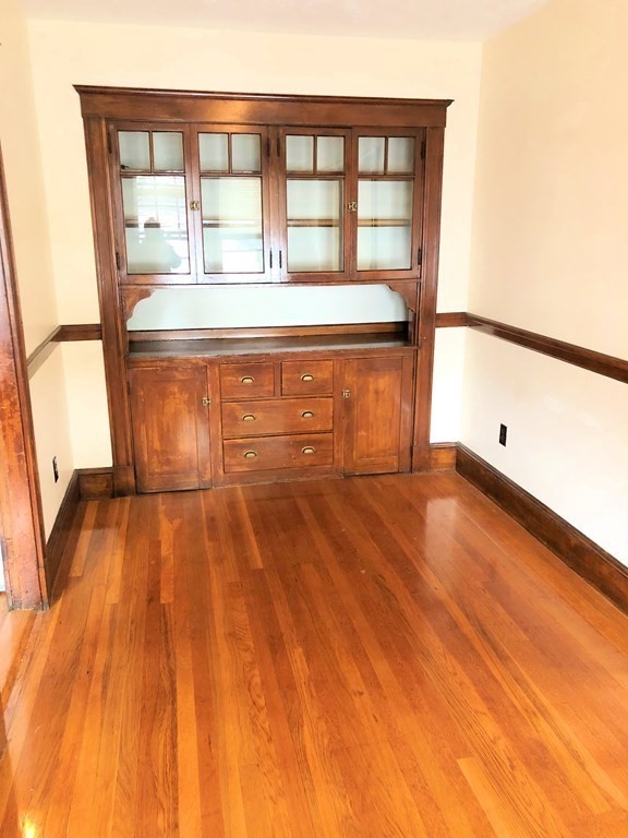 1 bed, 1 bath apartment for rent at 65 Presidents Ave Unit 1R, Quincy — photo 5 of 8