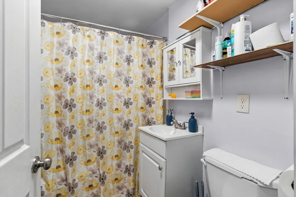 3 bed, 2 bath apartment for rent at 65 Rochelle St, Springfield — photo 11 of 22