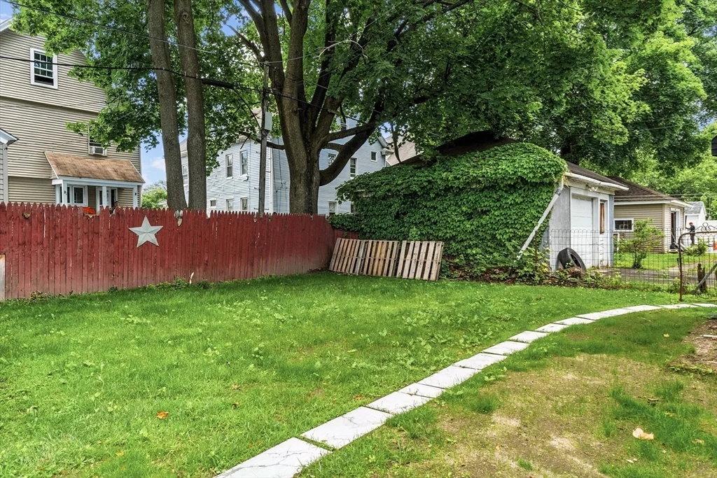 3 bed, 2 bath apartment for rent at 65 Rochelle St, Springfield — photo 18 of 22