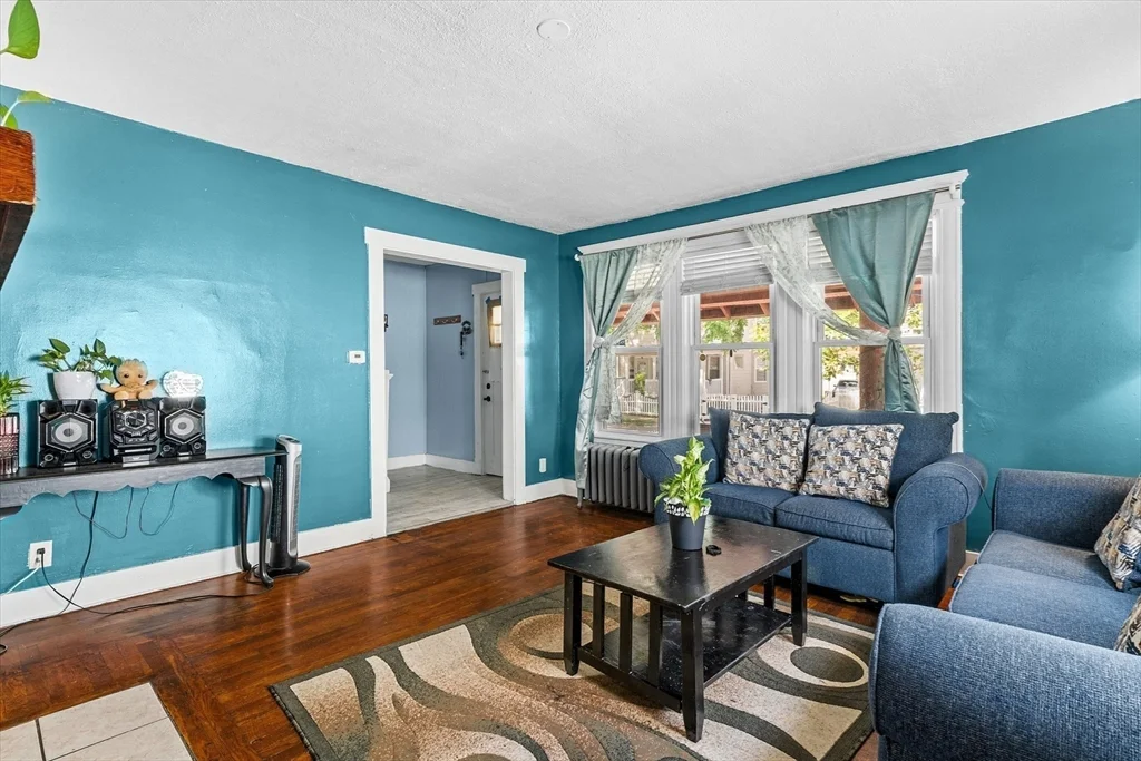 3 bed, 2 bath apartment for rent at 65 Rochelle St, Springfield — photo 2 of 22