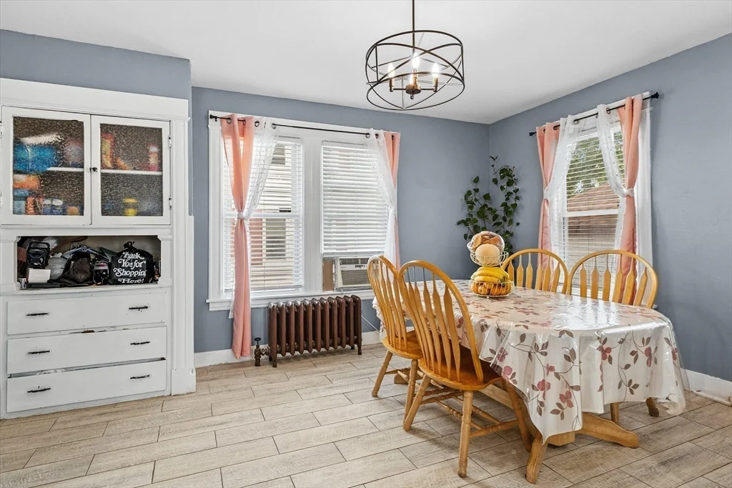3 bed, 2 bath apartment for rent at 65 Rochelle St, Springfield — photo 5 of 22