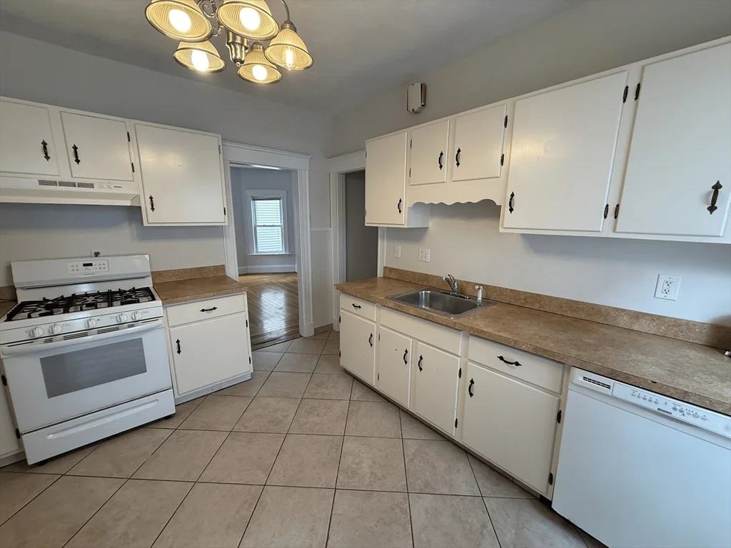 2 bed, 1 bath apartment for rent at 65 Rogers Ave Unit 1, Ball Square — photo 6 of 14