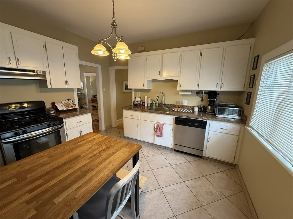 3 bed, 1 bath apartment for rent at 65 Rogers Ave Unit 2, Ball Square — photo 8 of 20
