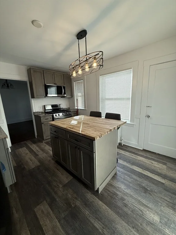 2 bed, 1 bath apartment for rent at 65 Salisbury Rd Unit 1, Watertown — photo 10 of 15
