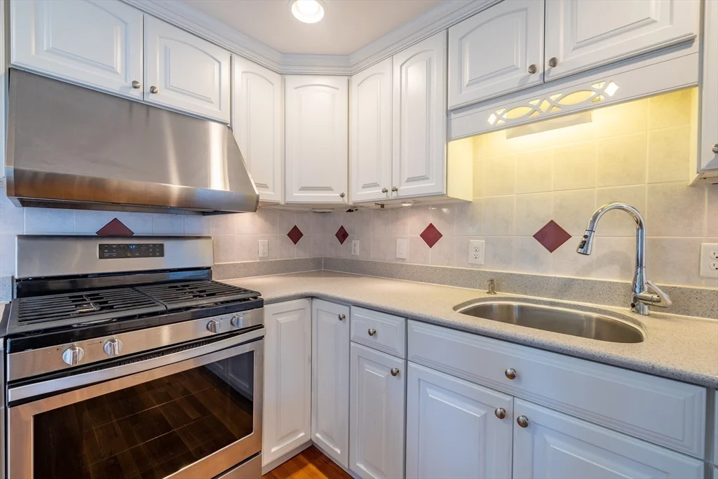 2 bed, 2 bath apartment for rent at 65 Sassamon Ave, Milton — photo 7 of 21