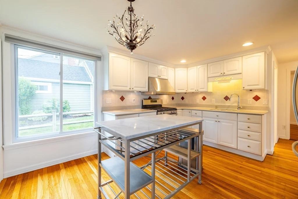 2 bed, 2 bath apartment for rent at 65 Sassamon Ave, Milton — photo 6 of 21