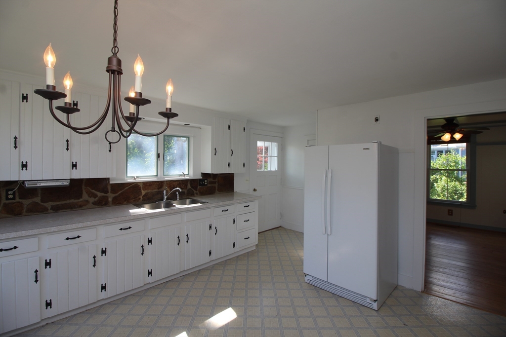 3 bed, 2 bath apartment for rent at 65 School, Groveland — photo 3 of 24