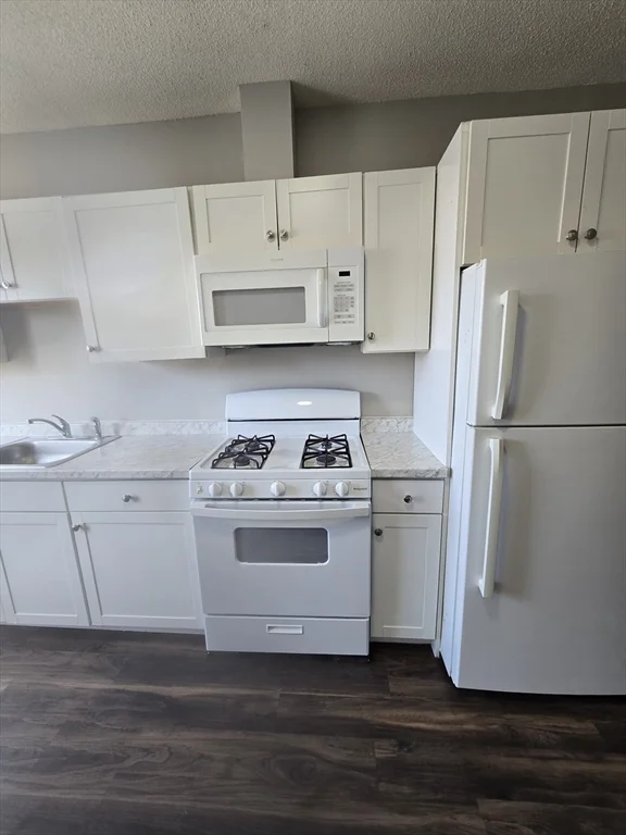 3 bed, 1 bath apartment for rent at 65 Shepard St Unit 3, Lynn