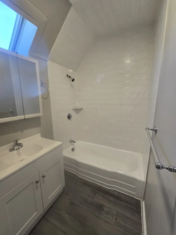 3 bed, 1 bath apartment for rent at 65 Shepard St Unit 3, Lynn — photo 3 of 15